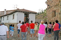 Asistentes esperando los últimos lanzamientos
