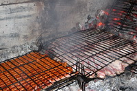 Parrillada de carne a la brasa, para cenar