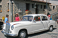 Mercedes en la plaza La Fragua