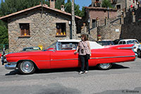 Cadillac en la plaza La Fragua
