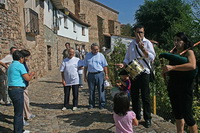 Cobrando la Limosna del Santo en otro domicilio