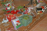 Diversos productos para la subasta