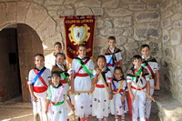 Grupo de danzadores infantiles