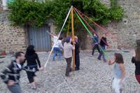 Ensayo de danzas, ejecutando el árbol