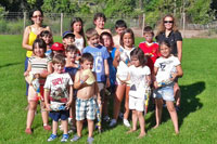 Participantes y monitoras de la gymkana