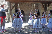 Danzadores con los palos