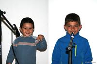 Niños contando chistes