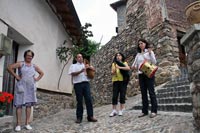 Gaiteros en el pasacalles amenizando la mañana