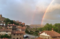 Arco iris sobre la zona de juegos