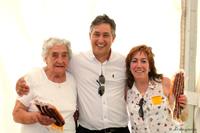 Campeonas de la brisca y el guapo azafato